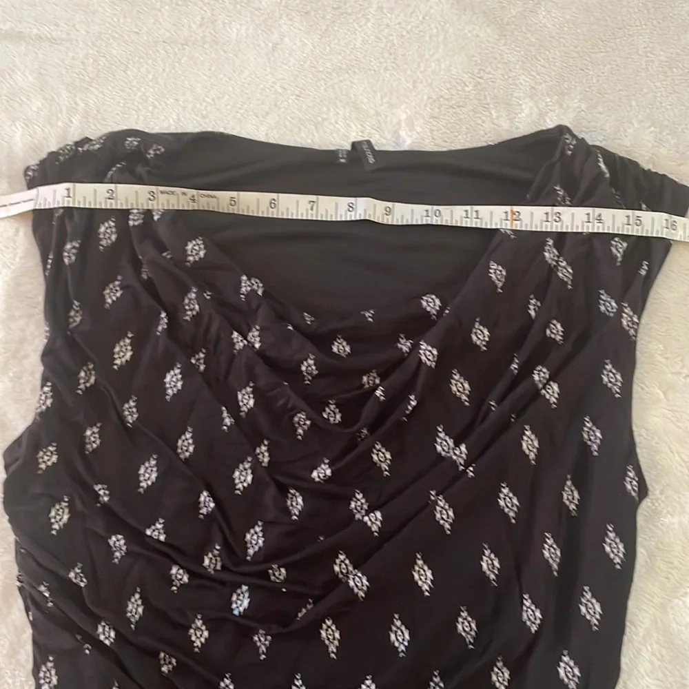 Maurice’s Black Sleeveless Scoop Neck Top with White Pattern size Medium - Picture 9 of 9